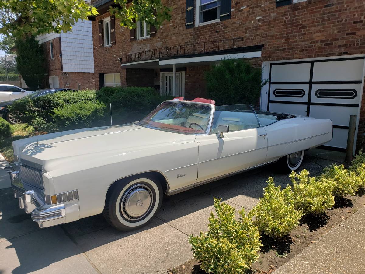 Cadillac-Escalade-1974