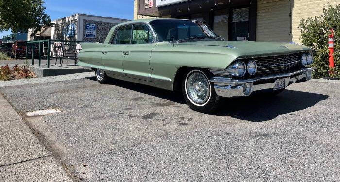 Cadillac-Fleetwood-1961