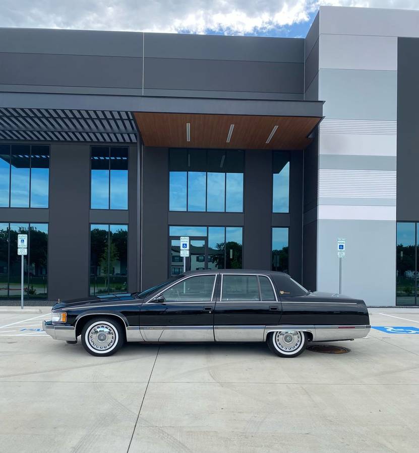 Cadillac-Fleetwood-1995