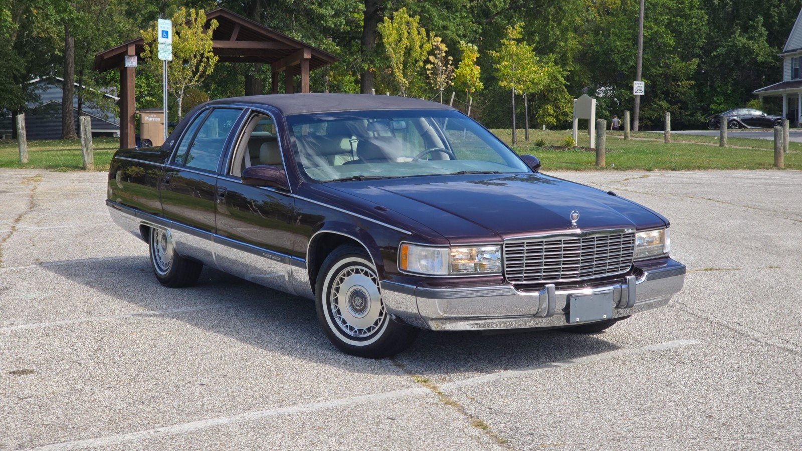 Cadillac-Fleetwood-1996-Sedan