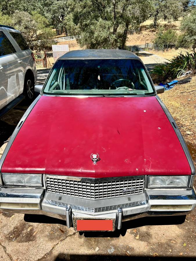 Cadillac-Fleetwood-base-model.-1989-grey