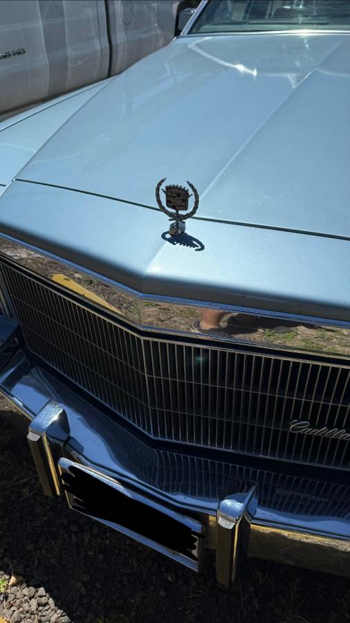 Cadillac-Fleetwood-brougham-1986-blue