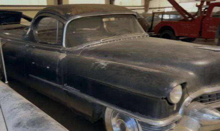 Cadillac-Flower-car-1955-Black-Gray