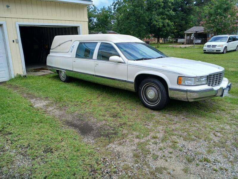 Cadillac-Hearese-1995