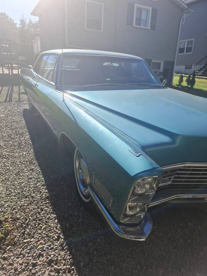 Cadillac-Sedan-deville-1967-blue