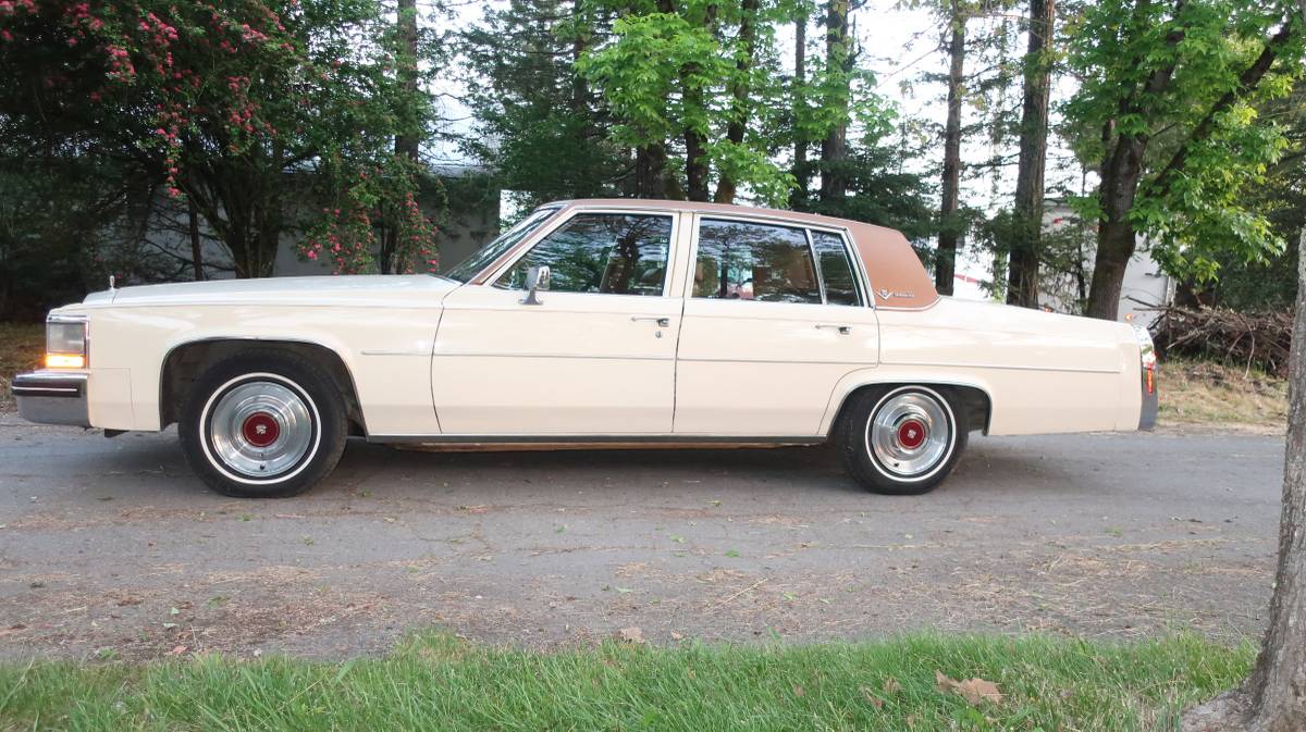 Cadillac-Sedan-deville-1980-custom