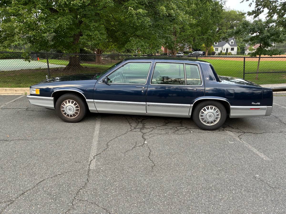 Cadillac-Sedan-deville-1992-blue