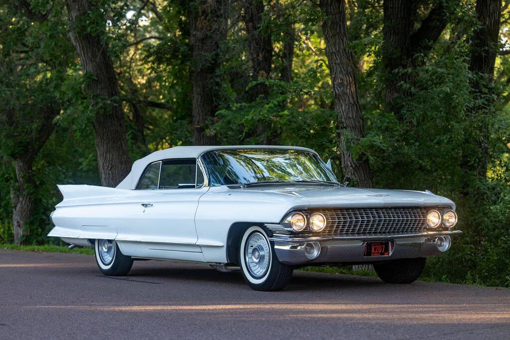 Cadillac-Series-62-1961-White-Black
