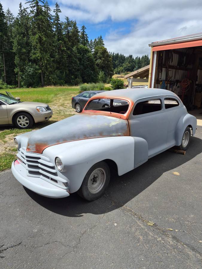 Cevy-sedan-1948-grey