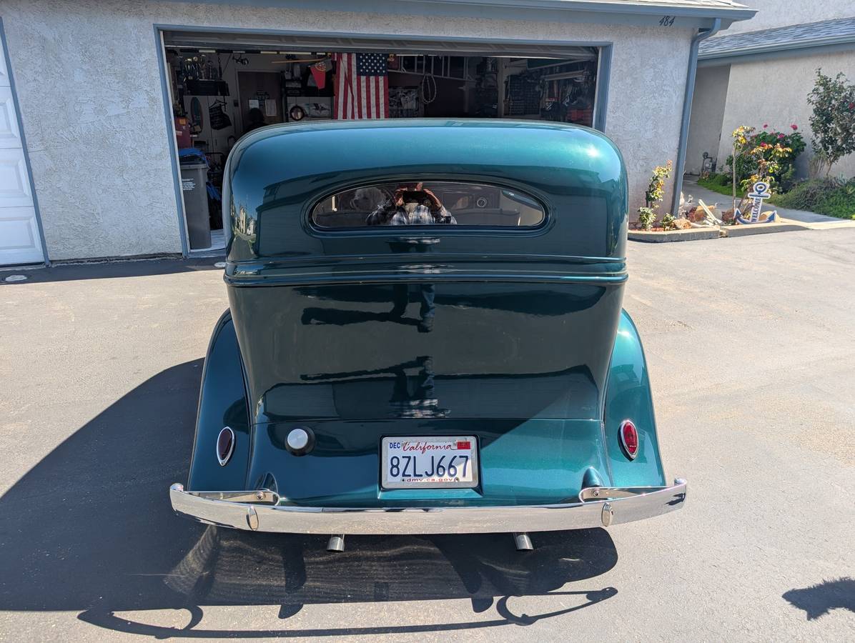Chev-sedan-two-door-1934-green