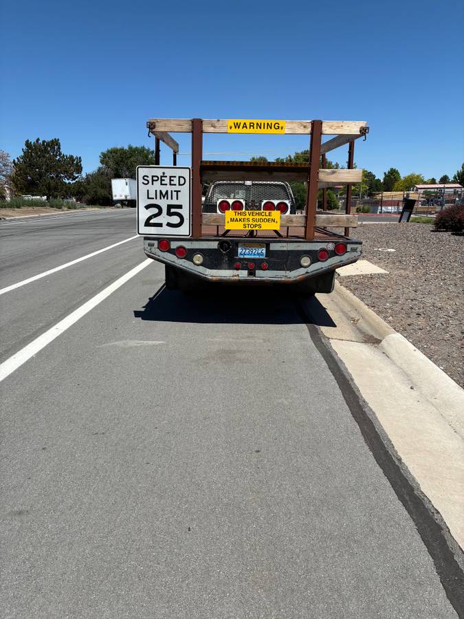 Chevrolet-1-ton-flatbed-1984-white