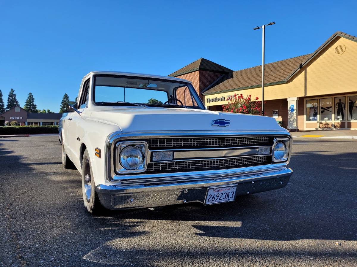 Chevrolet-1969-white