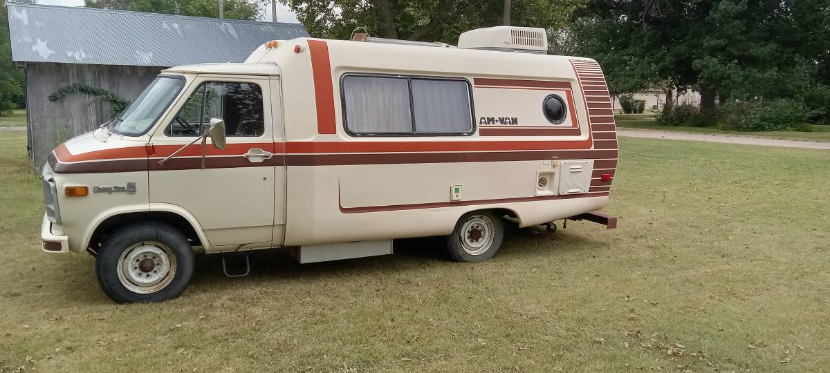 Chevrolet-1979-brown