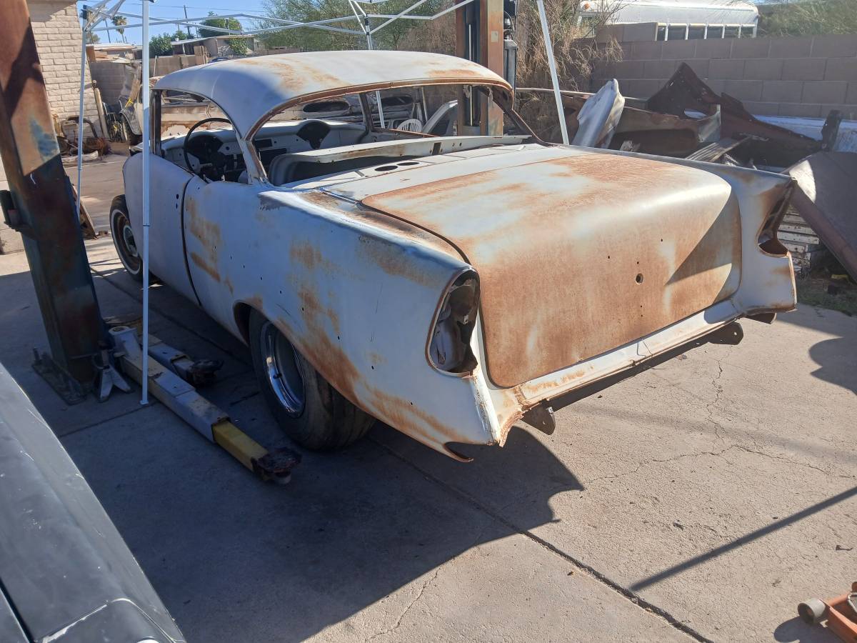 Chevrolet-2dr-hard-top-1956
