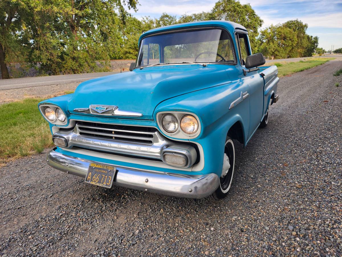 Chevrolet-Apache-1958-blue