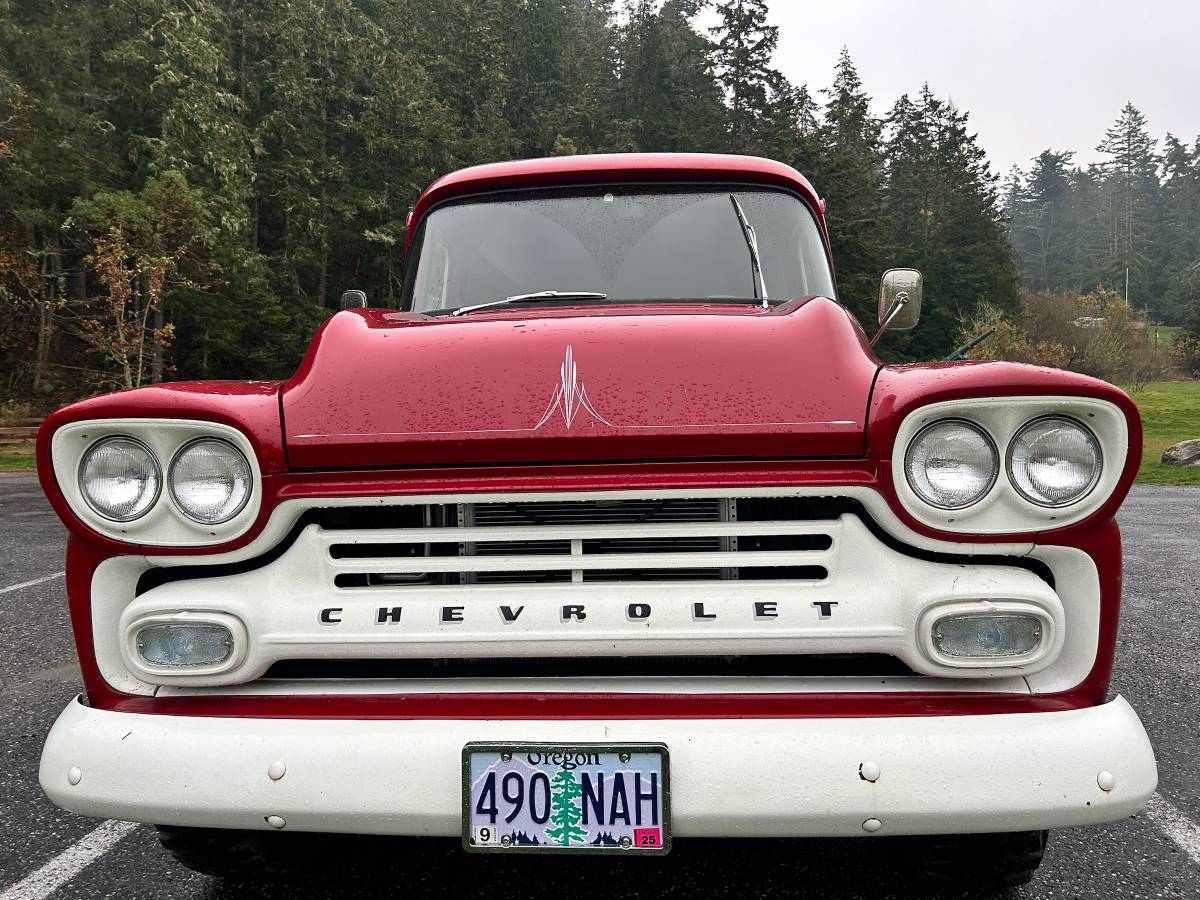 Chevrolet-Apache-panel-1958-red
