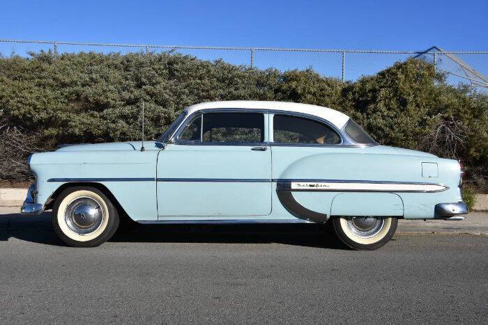 Chevrolet-Bel-air-1953-BlueWhite-Top