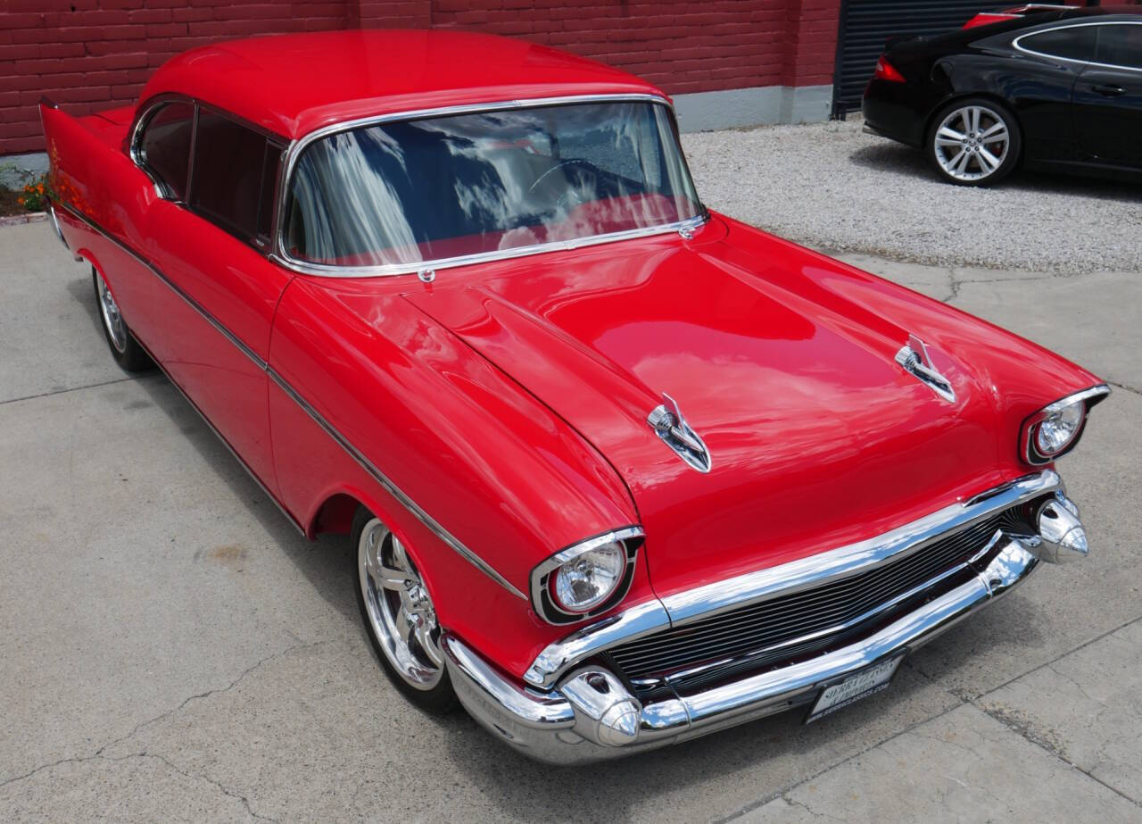 Chevrolet-Bel-air-1957-Red-BeigeTan
