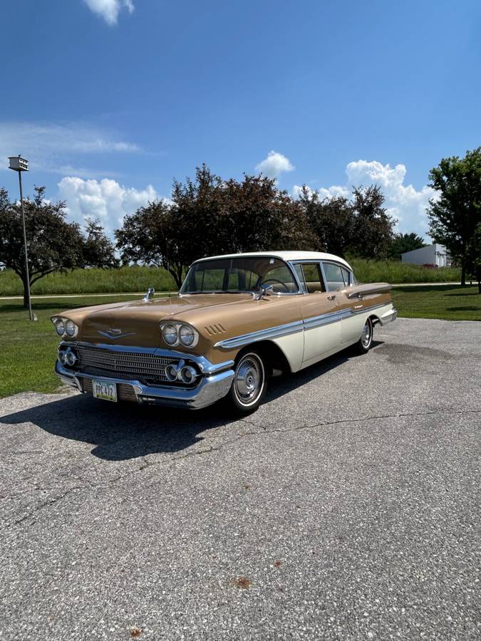 Chevrolet-Biscayne-4-door-sedan-1958