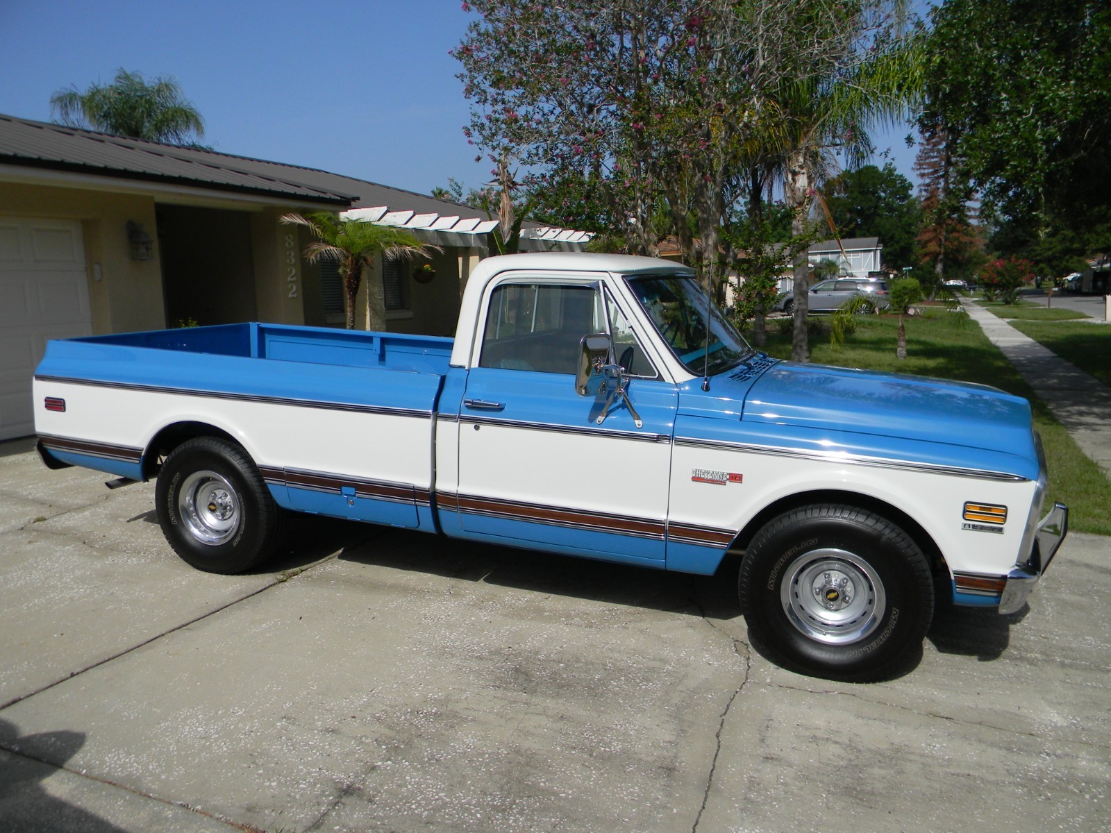Chevrolet-C-10-1972-Standard-Cab-Pickup-Blue