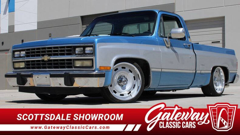 Chevrolet-C10-1990-Blue-And-Silver-Blue