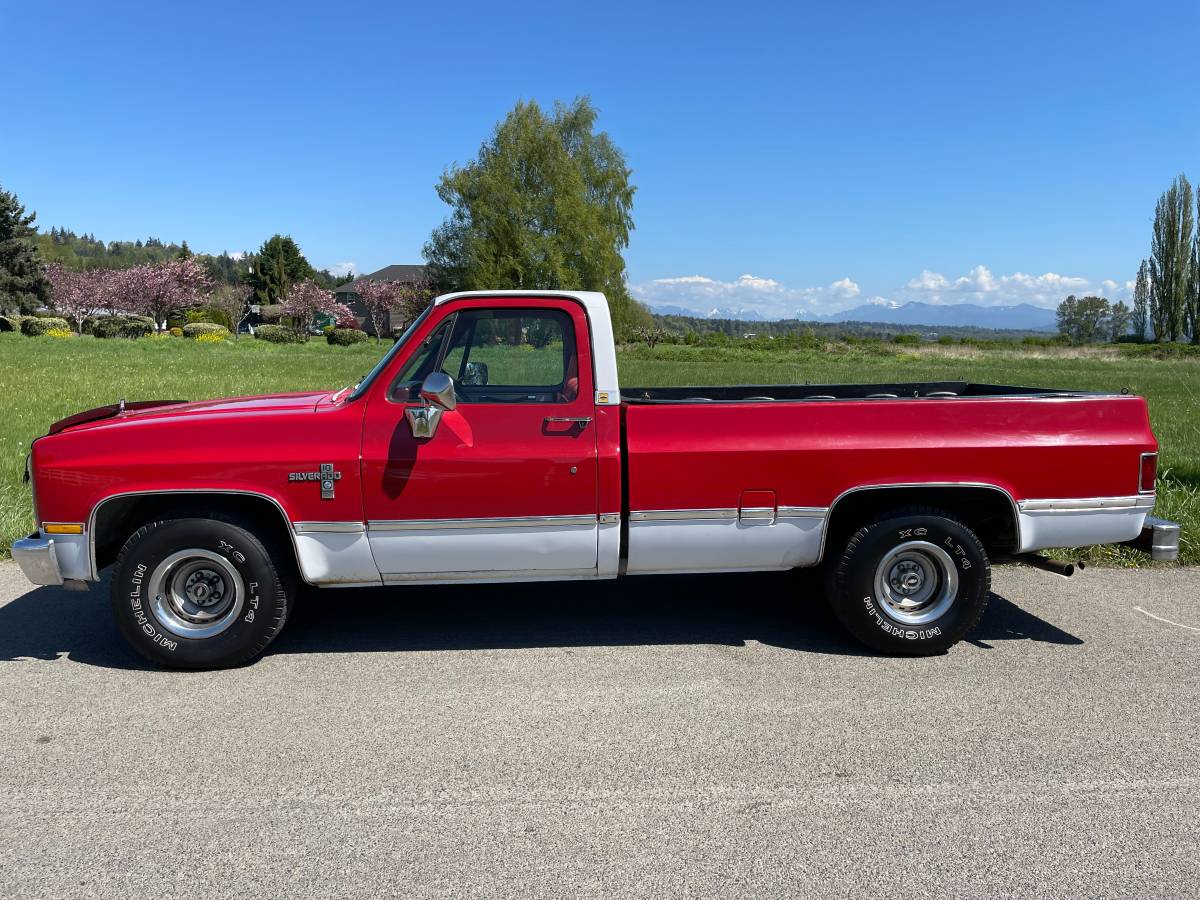 Chevrolet-C10-diesel-pickup-12-ton-1983-red