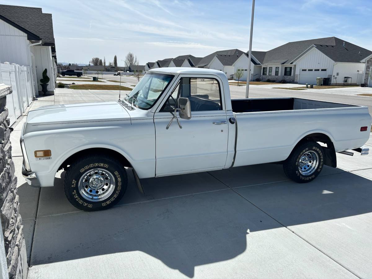 Chevrolet-C10-longbed-1972-white