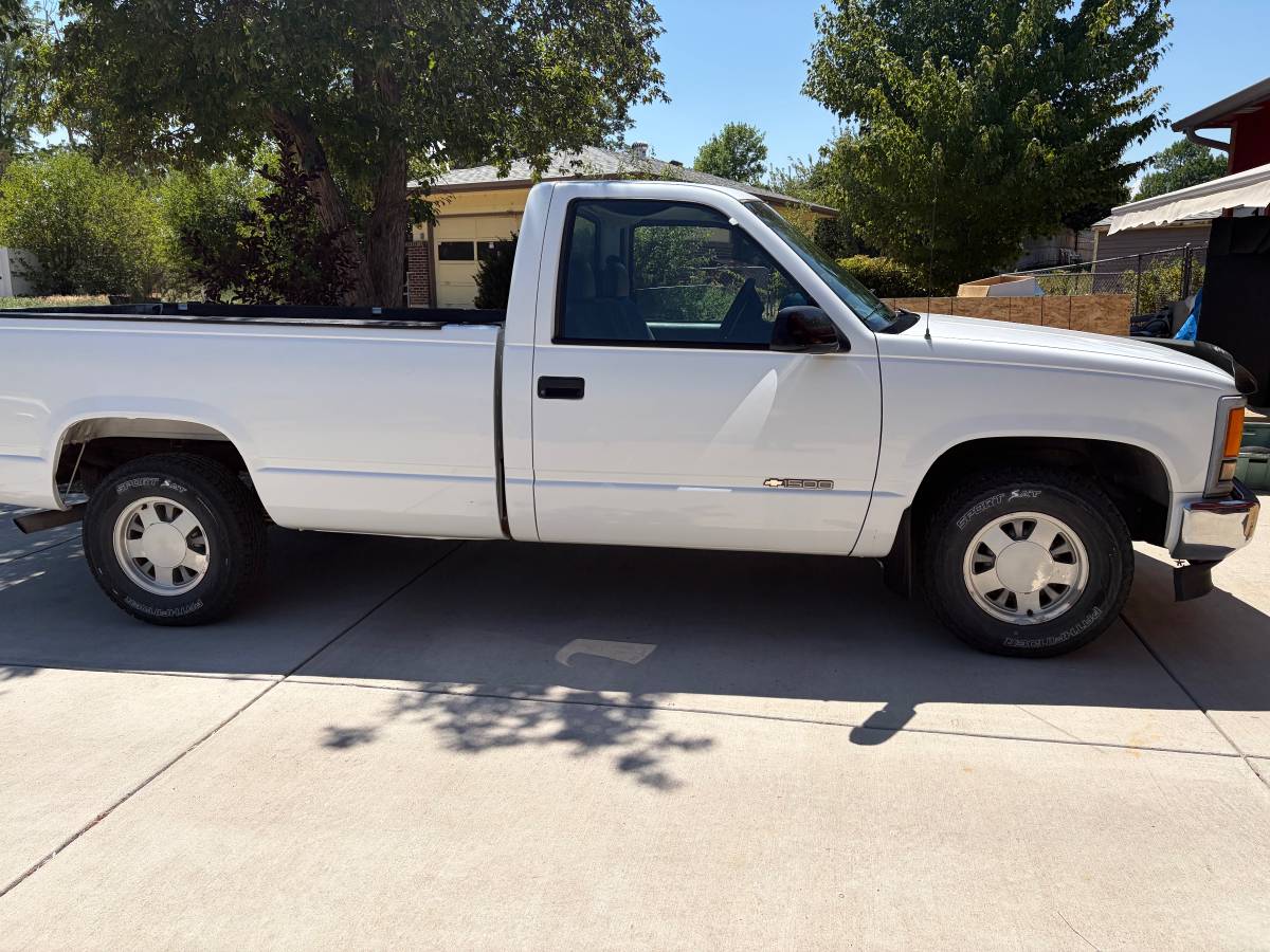 Chevrolet-C1500-1995-white