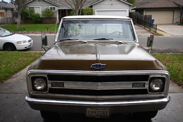 Chevrolet-C20-1970-Brown