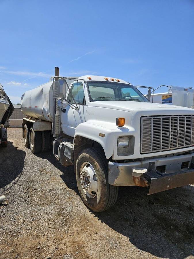 Chevrolet-C7-7000-medium-duty-medium-conventional-1995-white