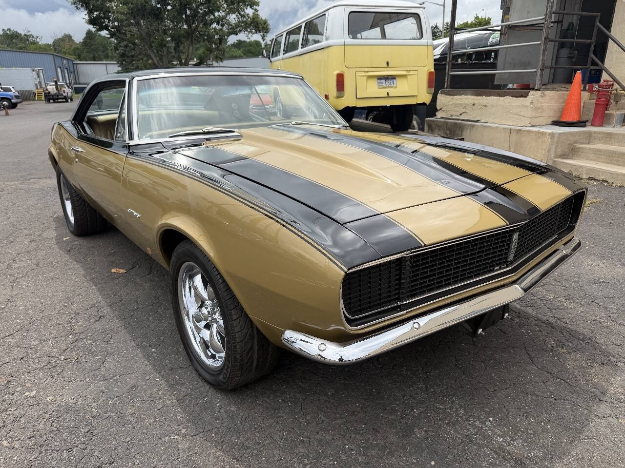 Chevrolet-Camaro-1967-Gold-Gold
