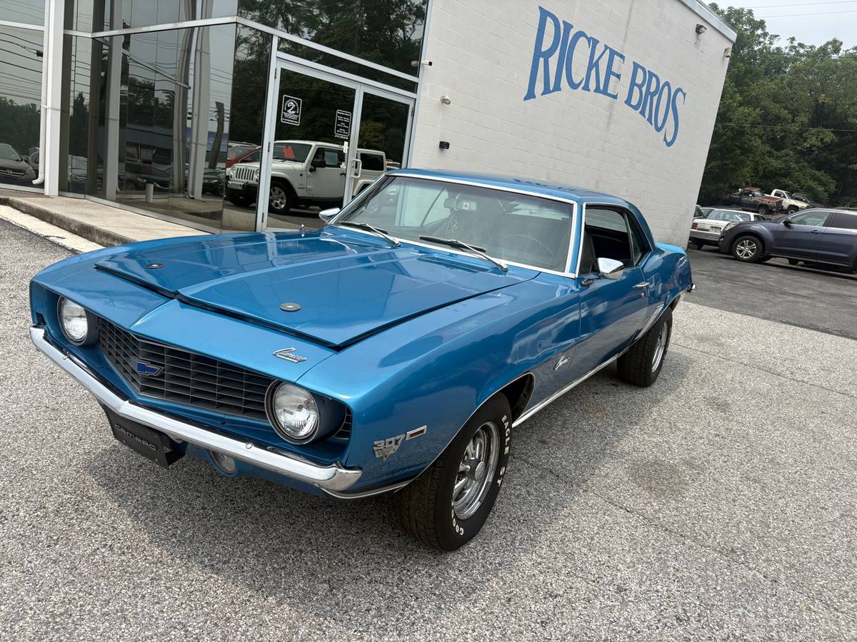 Chevrolet-Camaro-1969-blue