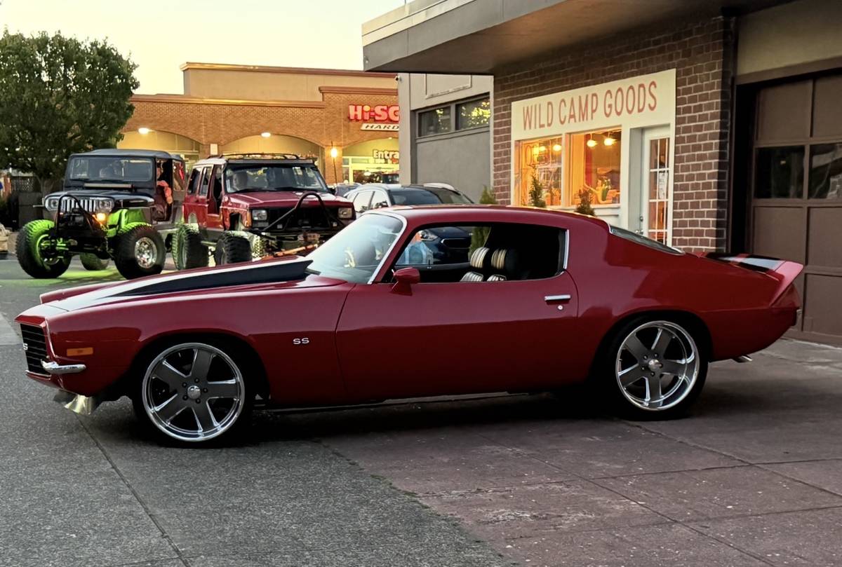 Chevrolet-Camaro-1972-red
