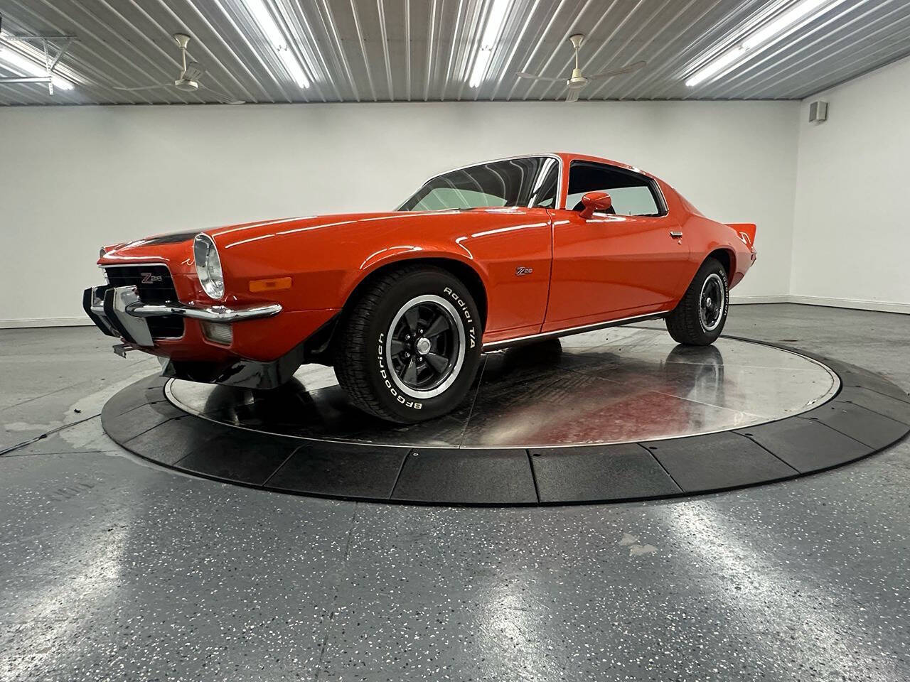 Chevrolet-Camaro-1973-Orange-Black