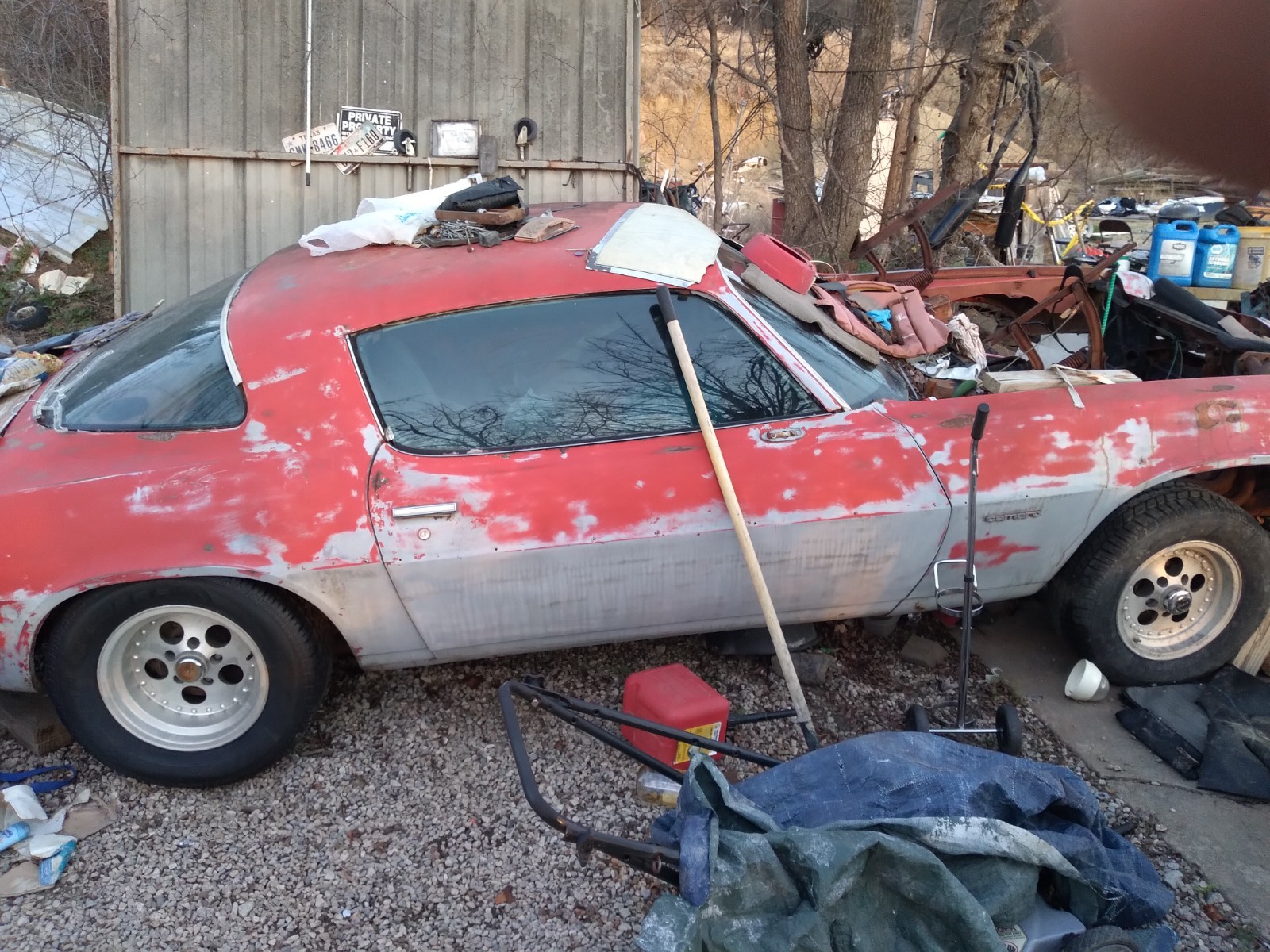Chevrolet-Camaro-1975-sports-coupe-Red