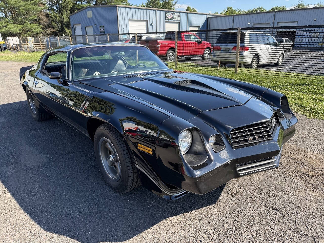 Chevrolet-Camaro-1981-Black-Charcoal