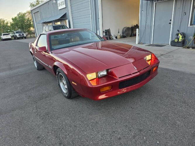 Chevrolet-Camaro-1987