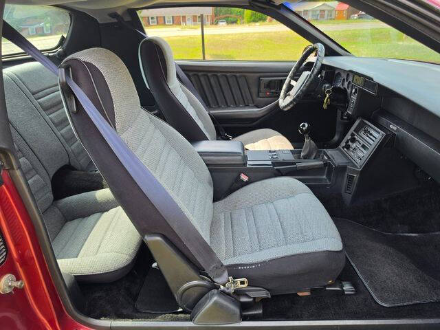 Chevrolet-Camaro-1988-Flame-Red-Metallic-Gray