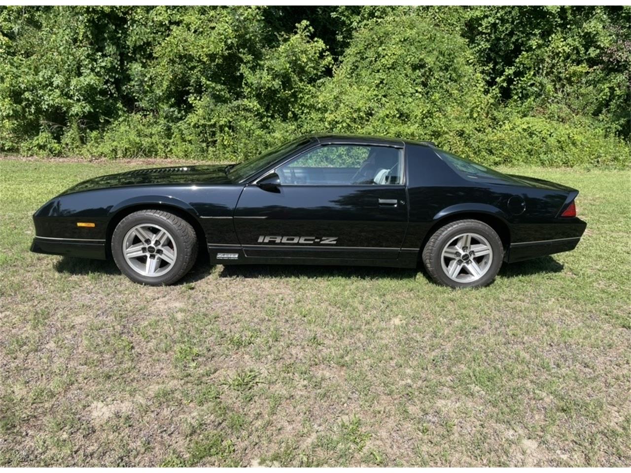 Chevrolet-Camaro-iroc-z28-1986-Black-Gray
