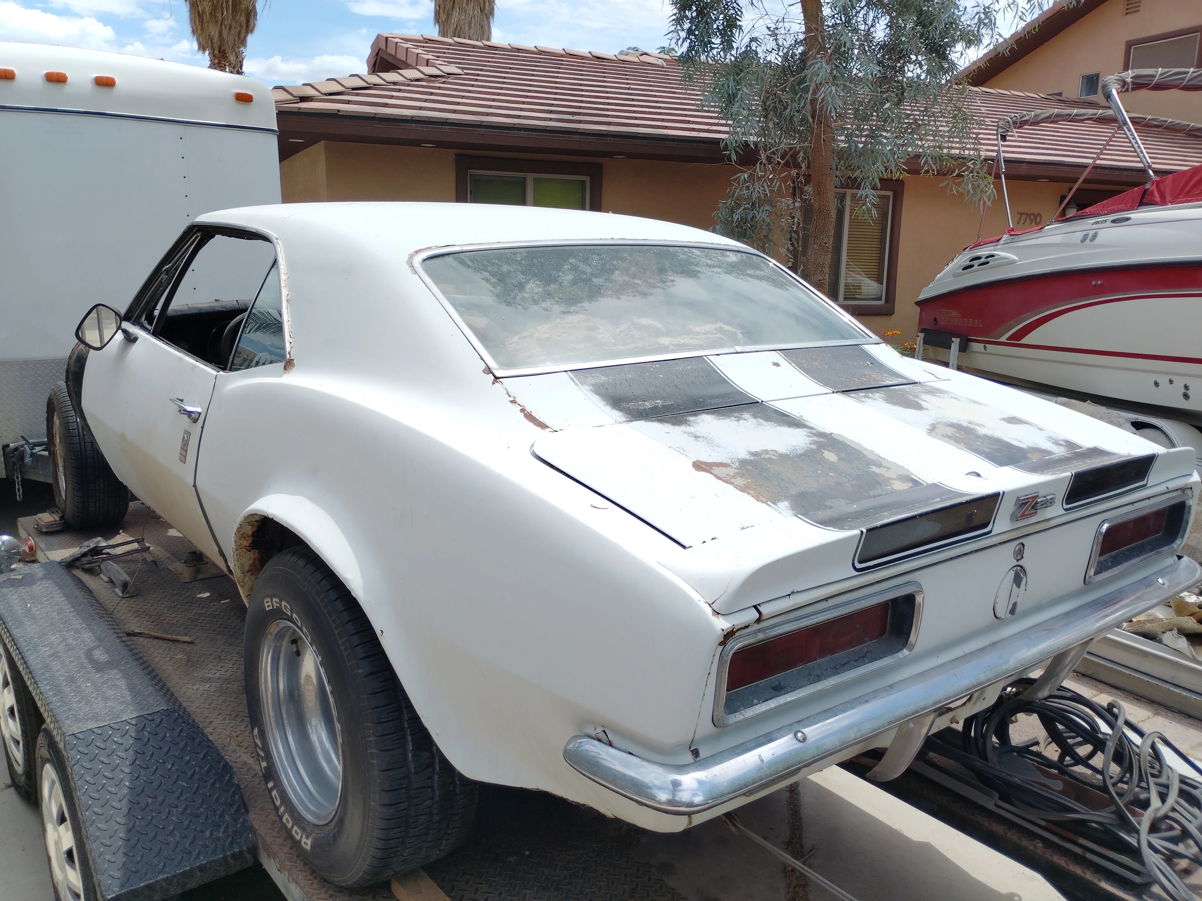 Chevrolet-Camaro-rs-coupe-1967-White-Black