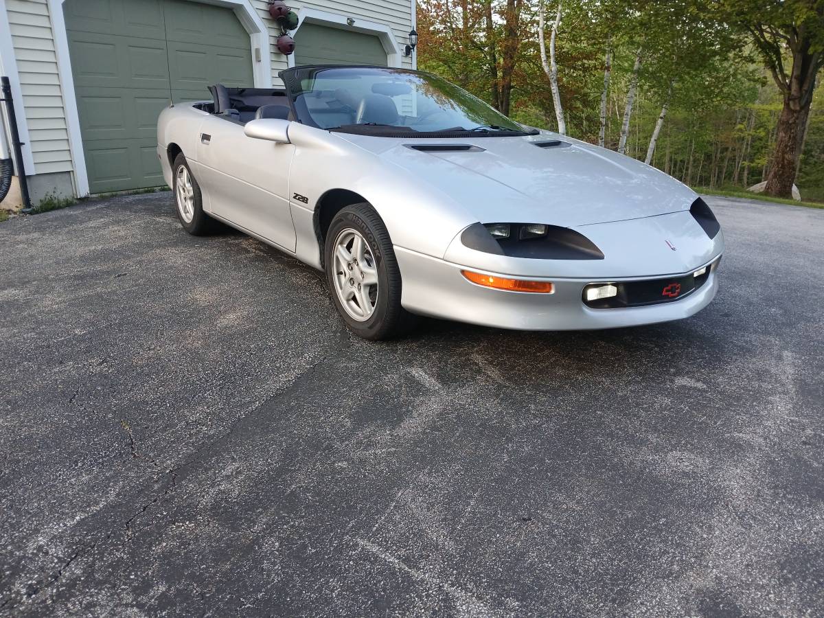Chevrolet-Camaro-z28-convertible-1995-silver
