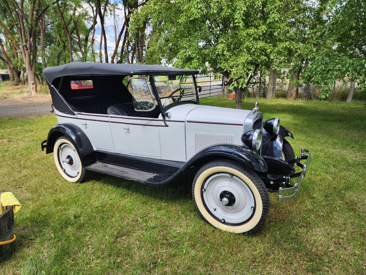 Chevrolet-Capitol-1927-grey