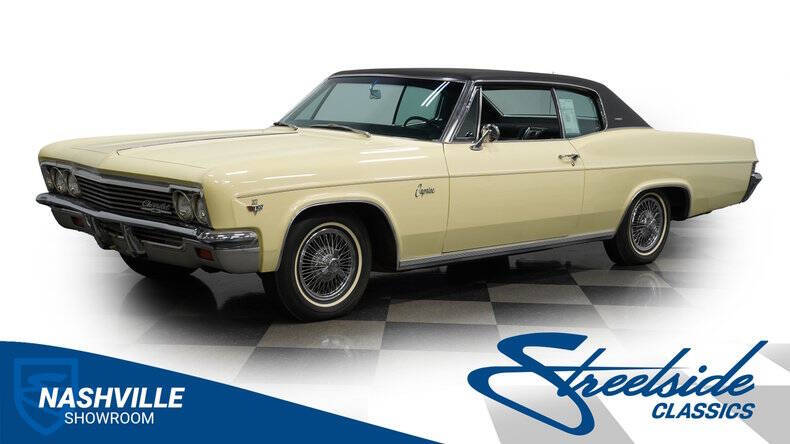 Chevrolet-Caprice-1966-Lemonwood-Yellow-Black