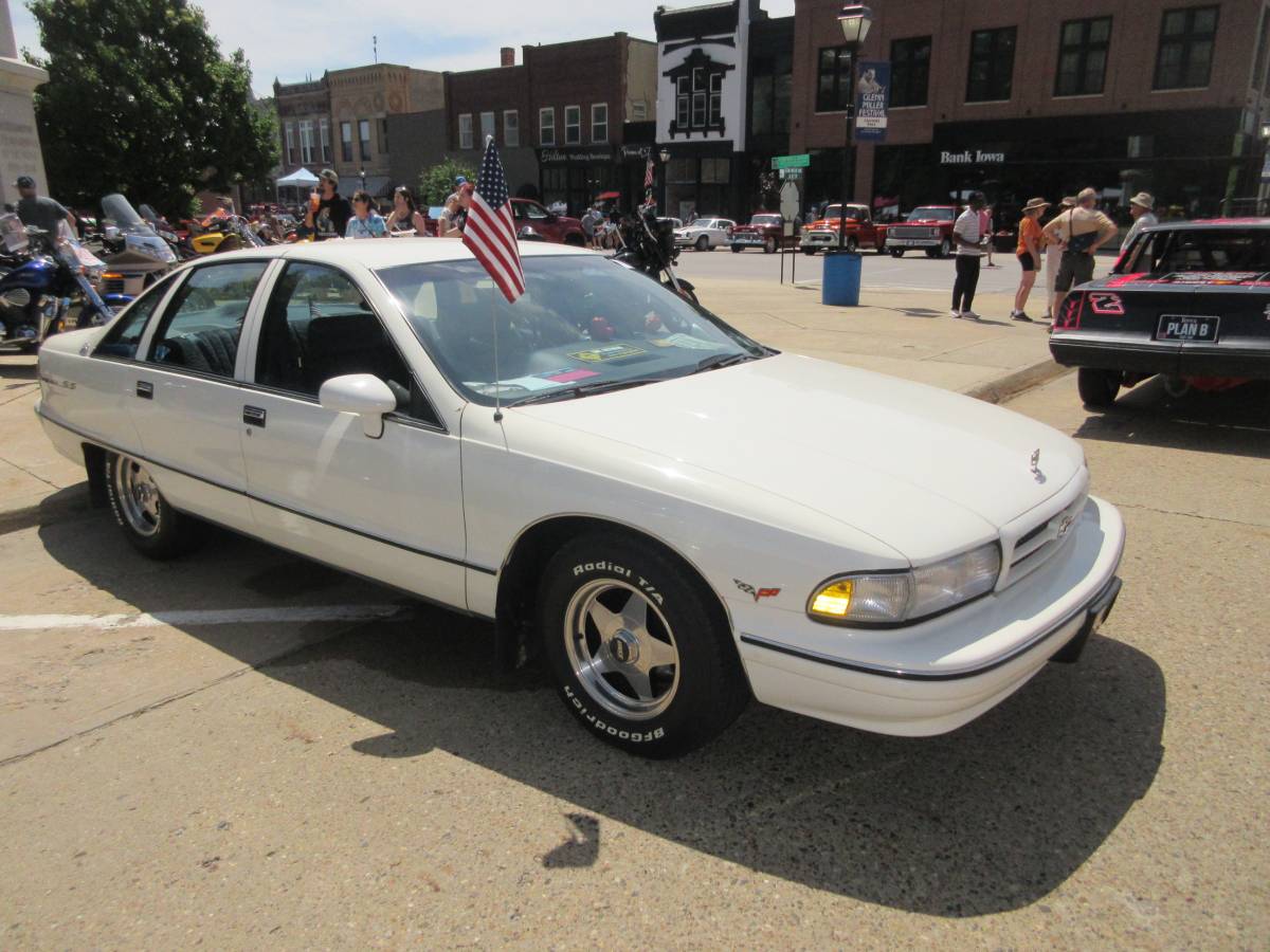 Chevrolet-Caprice-1992-white