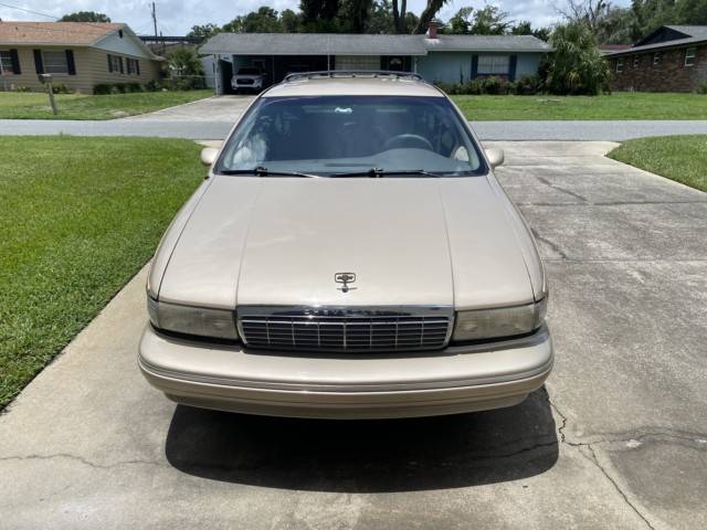 Chevrolet-Caprice-classic-1994