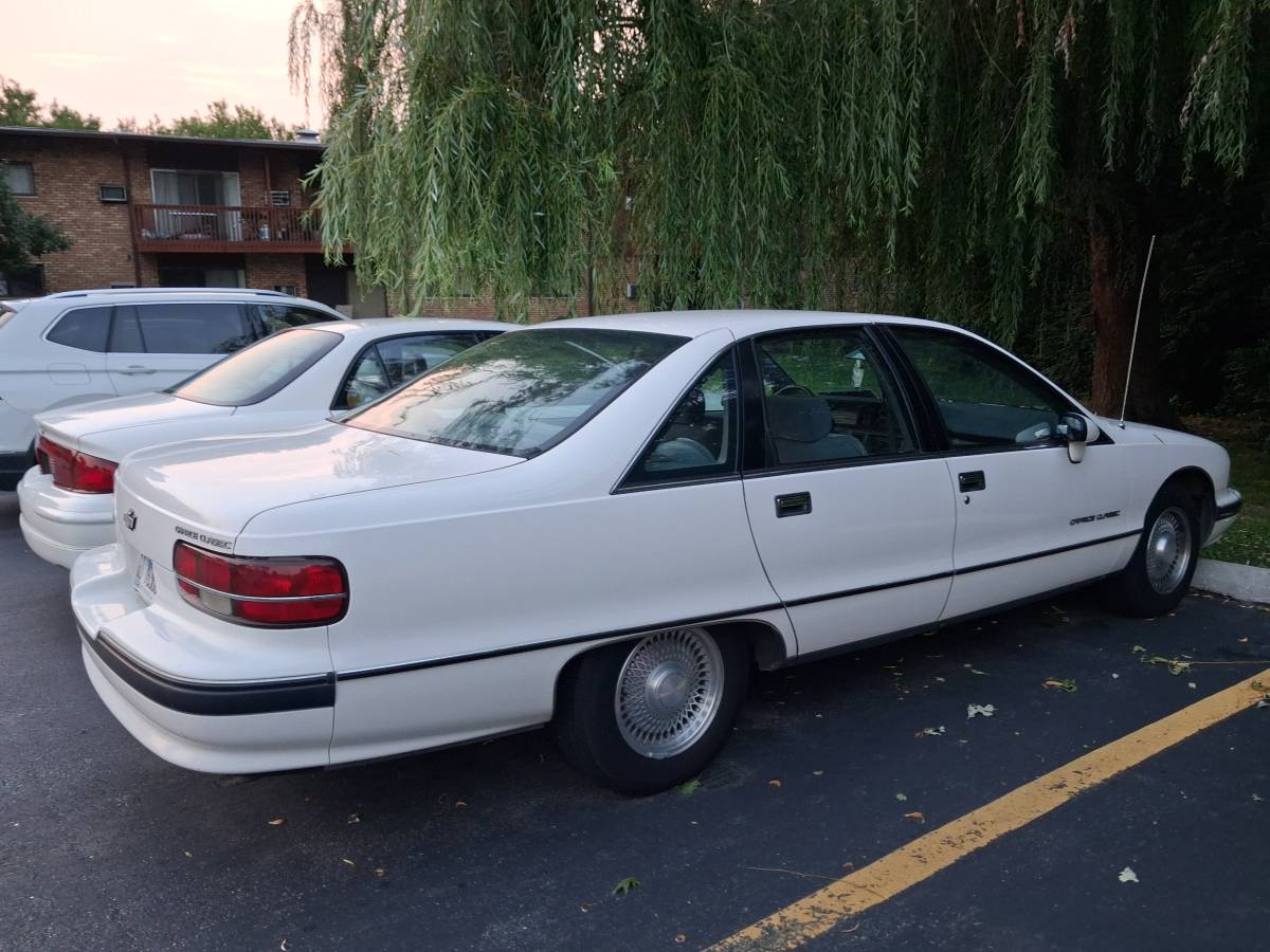 Chevrolet-Caprice-classic-ls-classic-ltz-1991-white