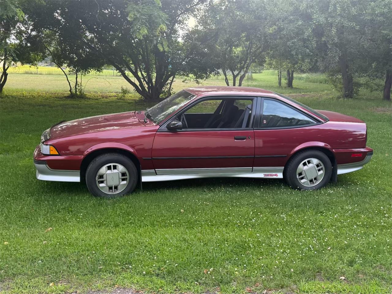 Chevrolet-Cavalier-1990-Burgundy-Charcoal