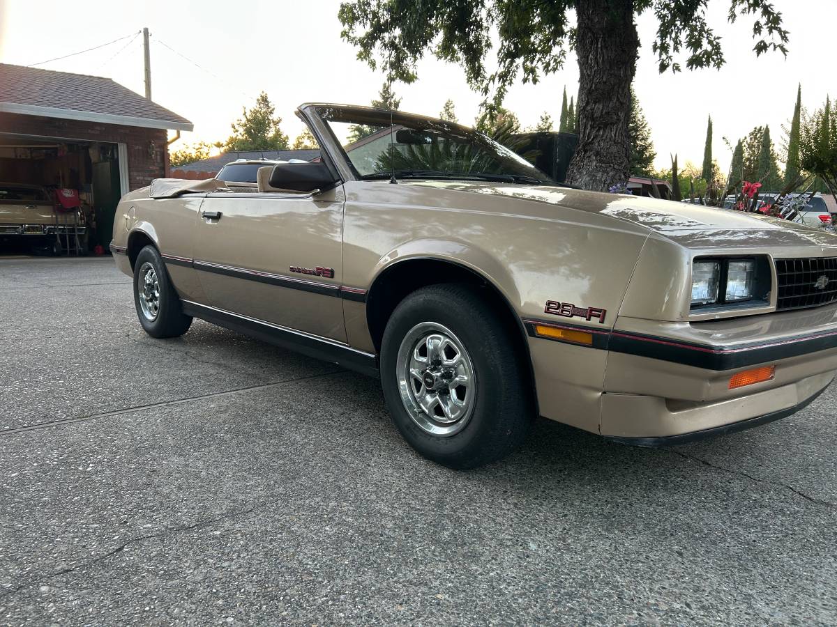Chevrolet-Cavalier-rs-1987-brown