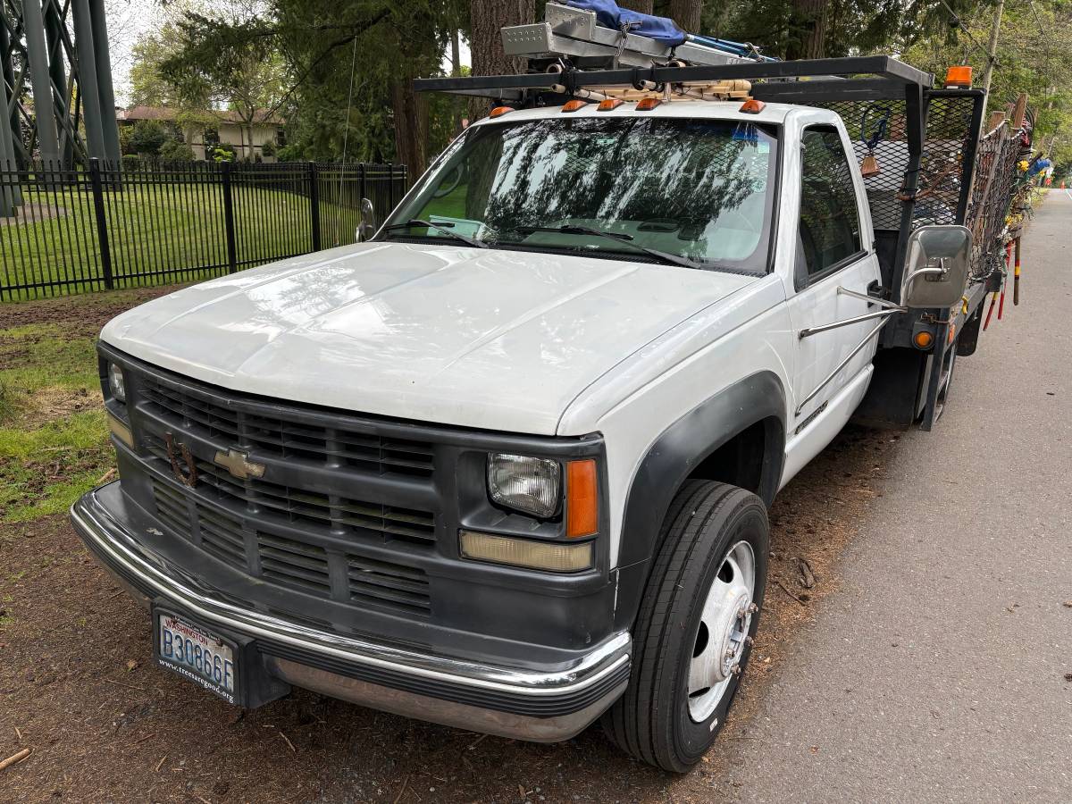 Chevrolet-Cheyenne-1995-white