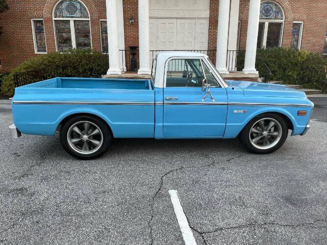 Chevrolet-Ck-10-series-1971-Light-BlueWimbledon-White-Top